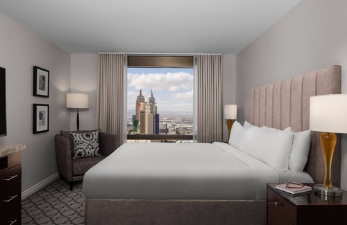 Las Vegas Resort | Charming 2-bedroom resort in brilliant Las Vegas with AC