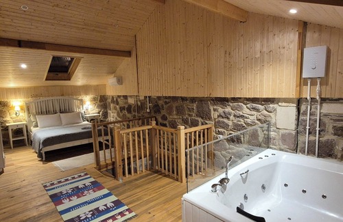 Foca House | Charming 2-bedroom stone house with heating svimming pool pleasant İzmir