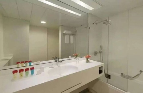 Acre Apartment | Charming 2 bedroom Suite with Sea View