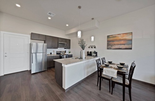 Central Arlington House | Charming 2-bedroom townhome Near AT&T Stadium in Arlington