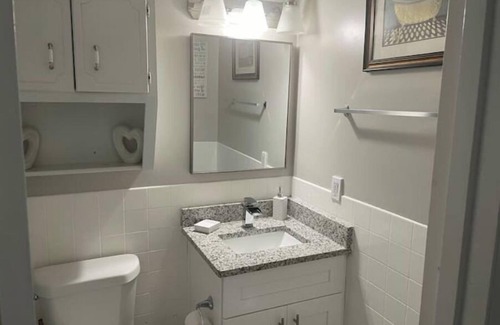 Jonesboro House | Charming 2-bedroom townhome with WiFi, AC in fabulous Jonesboro