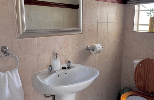 Pretoria House | Charming 2-bedroom townhome with WiFi, AC in wonderful Pretoria