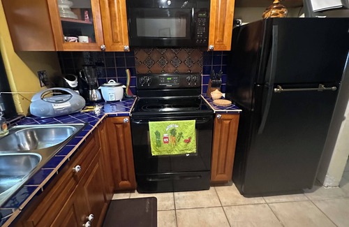 Heredia House | Charming 2-bedroom townhome in welcoming Heredia with WiFi, AC in walkable town