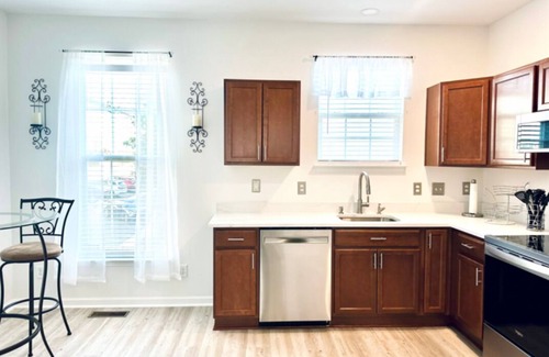 Ashburn House | Charming 2-bedroom townhome in nice Ashburn