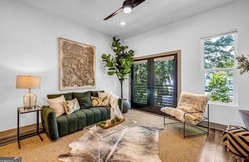 East Atlanta House | Charming 2-bedroom townhome in Atlanta's top entertainment district