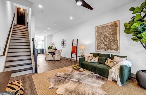 East Atlanta House | Charming 2-bedroom townhome in Atlanta's top entertainment district