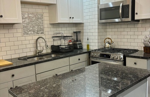 Hamtramck House | Charming 2-bedroom unit in serene Hamtramck, minutes from down town Detroit