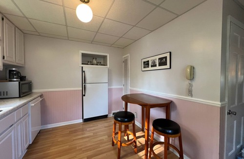 Battle Creek House | Charming 2-bedroom house minutes from downtown Battle Creek.