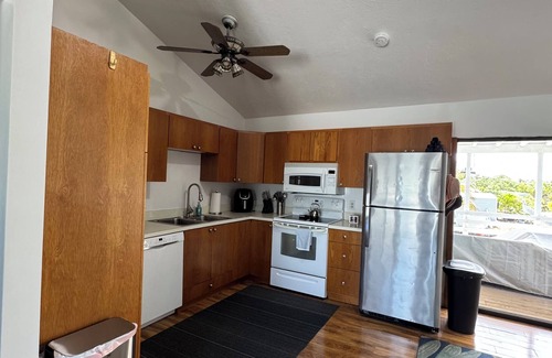 Eden Pines House | Charming 2-bedroom house in beautiful Big Pine Key with canal access and lift