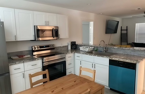 Canyon Lake House | Charming 2-bedroom house with WiFi, AC in pleasant Canyon Lake