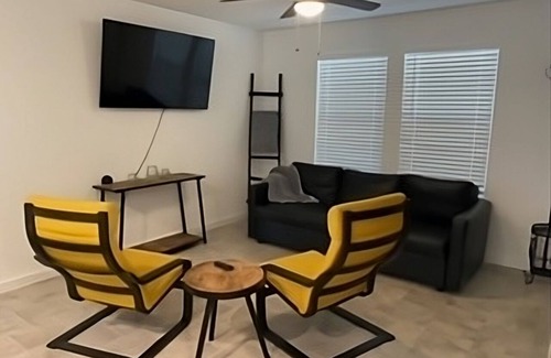 Canyon Lake House | Charming 2-bedroom house with WiFi, AC in pleasant Canyon Lake