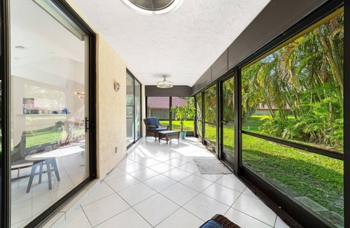 Jog Road Villa | Charming 2-bedroom villa with AC, in amazing Delray 55+ community w amenities