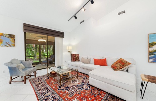 Jog Road Villa | Charming 2-bedroom villa with AC, in amazing Delray 55+ community w amenities