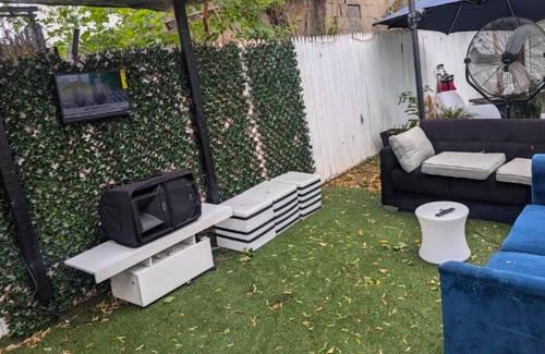 East Orange House | Charming 2-bedroom Apartment in East Orange with WiFi and AC