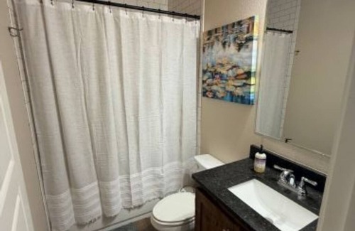 Honey Grove Apartment | Charming 2-bedroom apt in lovely Honey Grove TX. Minutes from Boi D'Arc Lake!