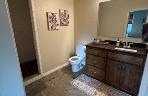 Honey Grove Apartment | Charming 2-bedroom apt in lovely Honey Grove TX. Minutes from Boi D'Arc Lake!