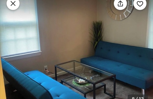 Near Eastside House | Charming 2-bedroom house in nice Indianapolis with WiFi, mins away from downtown