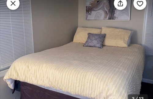 Near Eastside House | Charming 2-bedroom house in nice Indianapolis with WiFi, mins away from downtown