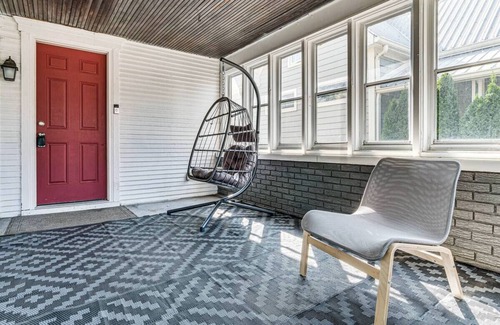 Indianapolis House | Charming 2-Bedroom Home with Private Gym