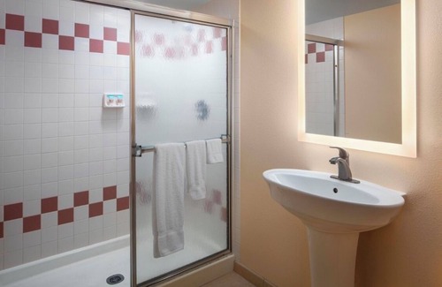 Hutchinson Island South Resort | Charming 2-bedroom Vistana Beach Club in tranquil Jensen Beach