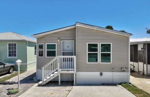 Hutchinson Island South House | Charming 2-bedroom, 2-bath beach house with private beach access, dog friendly.