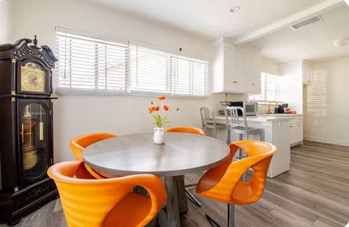 Los Angeles House | Charming 2-bedroom house in beautiful Los Angeles with AC