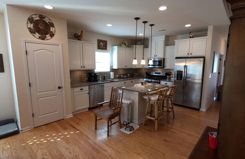 Mooresville House | Charming 2-bedroom house with backyard and patio near Lake Norman