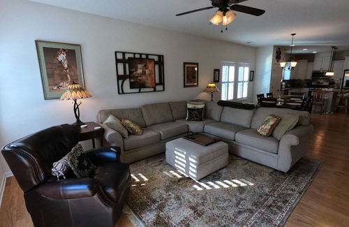Mooresville House | Charming 2-bedroom house with backyard and patio near Lake Norman
