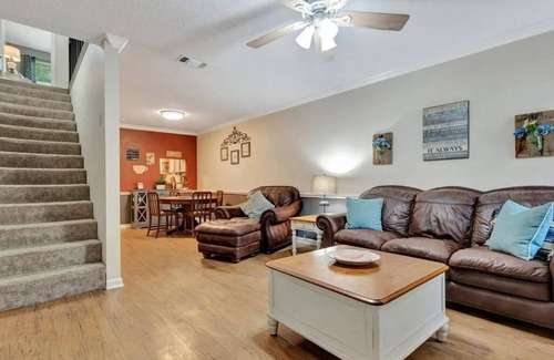 Nacogdoches House | Charming 2-bedroom Townhome - Close to SFA
