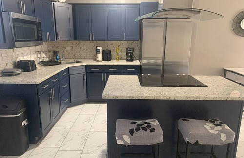 Read Boulevard East House | Charming 2-bedroom townhome with AC Units, WiFi in delightful New Orleans