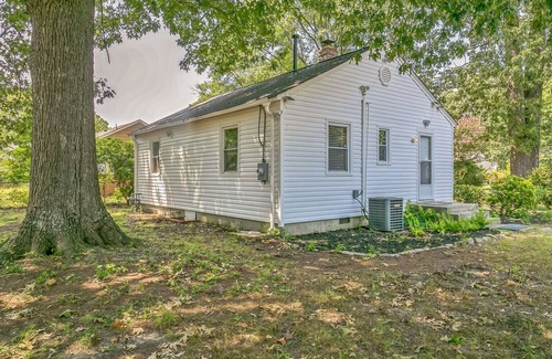 Newport News House | Charming 2-bedroom house in delightful Newport News with WiFi, AC Near Hospitals