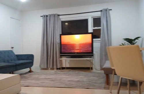 North Bergen Apartment | Charming 2-bedroom apartment i close to NYC, sleeps 7, w wify, parking , kitchen