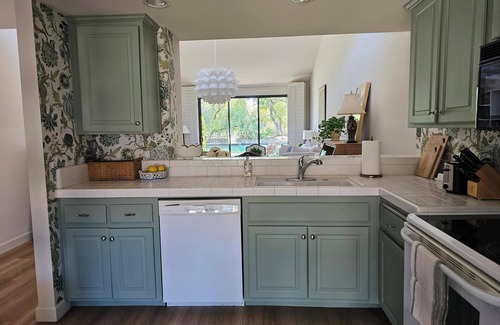 Palm Desert Condo | Charming 2-bedroom condo with lake view. Light & airy. The Lakes Country Club.