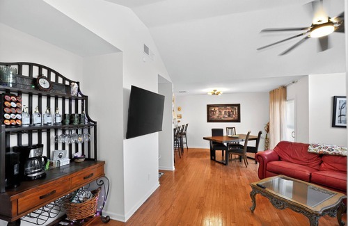 Ozona House | Charming 2-bedroom house in peaceful Palm Harbor with coffee bar