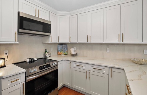 Ozona House | Charming 2-bedroom house in peaceful Palm Harbor with coffee bar