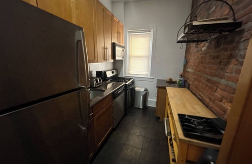 Center City West Apartment | Charming 2-bedroom apartment with WiFi, AC in wonderful Philadelphia