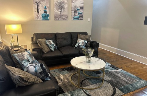 Center City West Apartment | Charming 2-bedroom apartment with WiFi, AC in wonderful Philadelphia