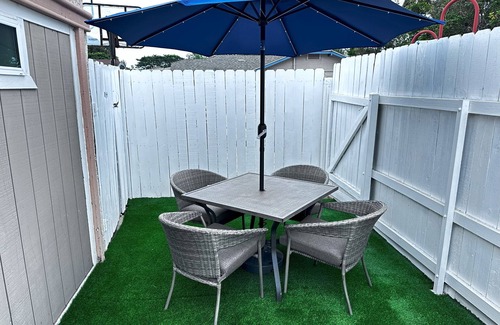 Port Hueneme Cottage | Charming 2-bedroom cottage in pleasant Port Hueneme with WiFi