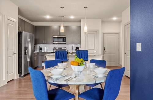 Southside Apartment | Charming 2-bedroom apartment with Pool, Balcony, Parking