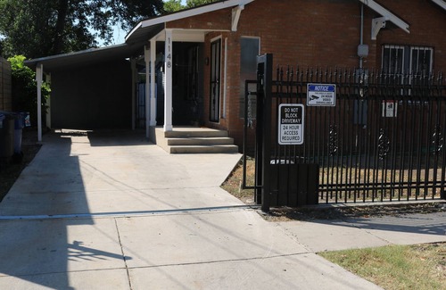 Eastside Promise Neighborhood House | Charming 2-bedroom house in fantastic San Antonio with WiFi, AC
