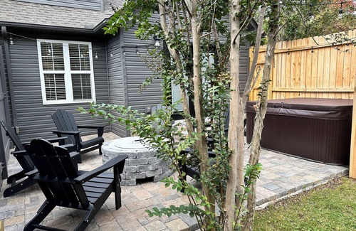 Sevierville House | Charming 2-bedroom townhome with game room, WiFi, AC, only 10 min to Dollywood.