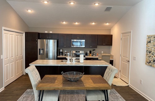 Leesburg Villa | Charming 2 Bedroom Villa w/BBQ & 4 Seater Golf Cart!