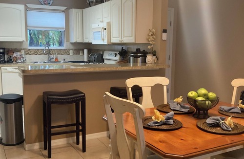 Duval House | Charming 2-bedroom house with AC, WiFi in awesome The Villages