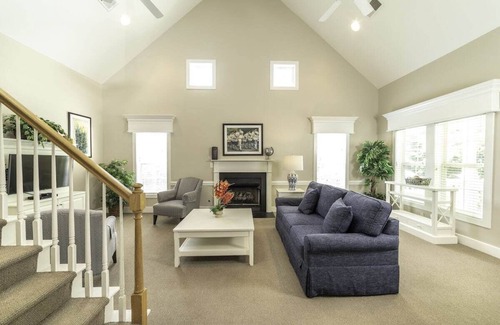 Lackey Cottage | Charming 2-bedroom cottage with AC, fitness room, WiFi in welcoming Williamsburg