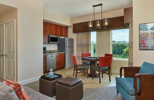 Florida Central Atlantic Coast Villa | Charming 2-bedroom villa with several pools & fitness room in delightful Orlando