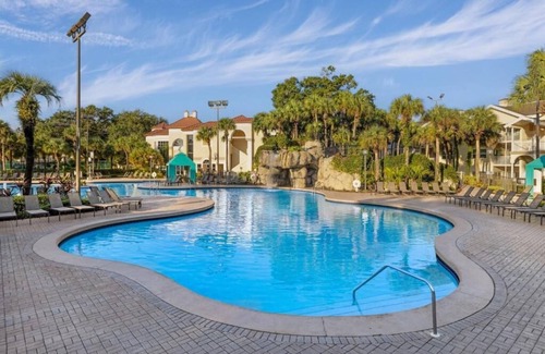 Florida Central Atlantic Coast Villa | Charming 2-bedroom villa with several pools & fitness room in delightful Orlando