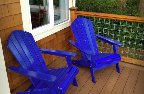 Oak Harbor Cottage | Charming 2-bedroom waterfront cottage overlooking Penn Cove