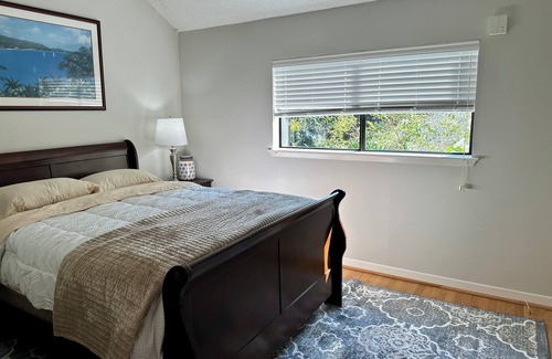 Niceville House | Charming 2-bedroom WATERFRONT townhome with WiFi, AC in beautiful Niceville
