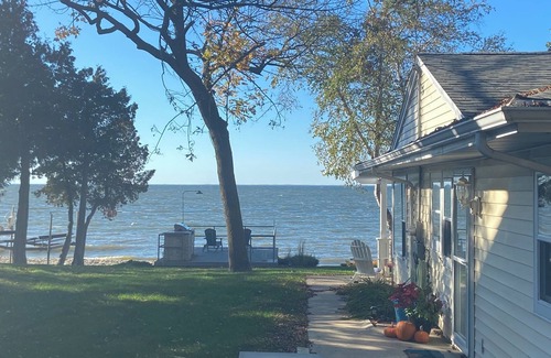 Brussels Cottage | Charming 2-bedroom waterfront cottage in Southern Door on a quiet country lane
