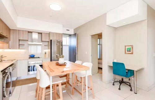 Greater Johannesburg Metropolitan Area Apartment | Charming 2-bedroom apartment in vibrant Johannesburg